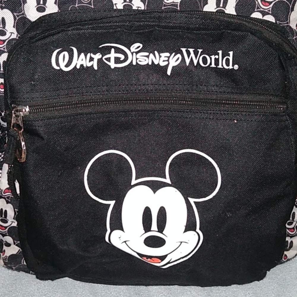 🐭 Mickey Mouse Backpack 🐭 - Picture 2 of 13